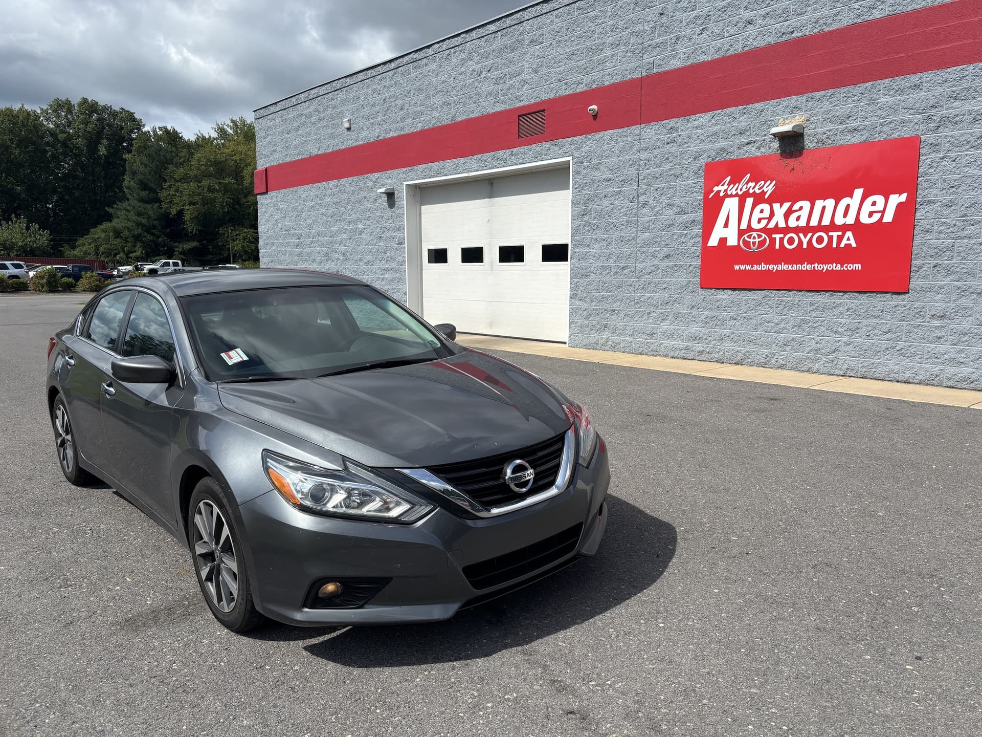 2017 Nissan Altima 2.5 SV — photo 1 of 12