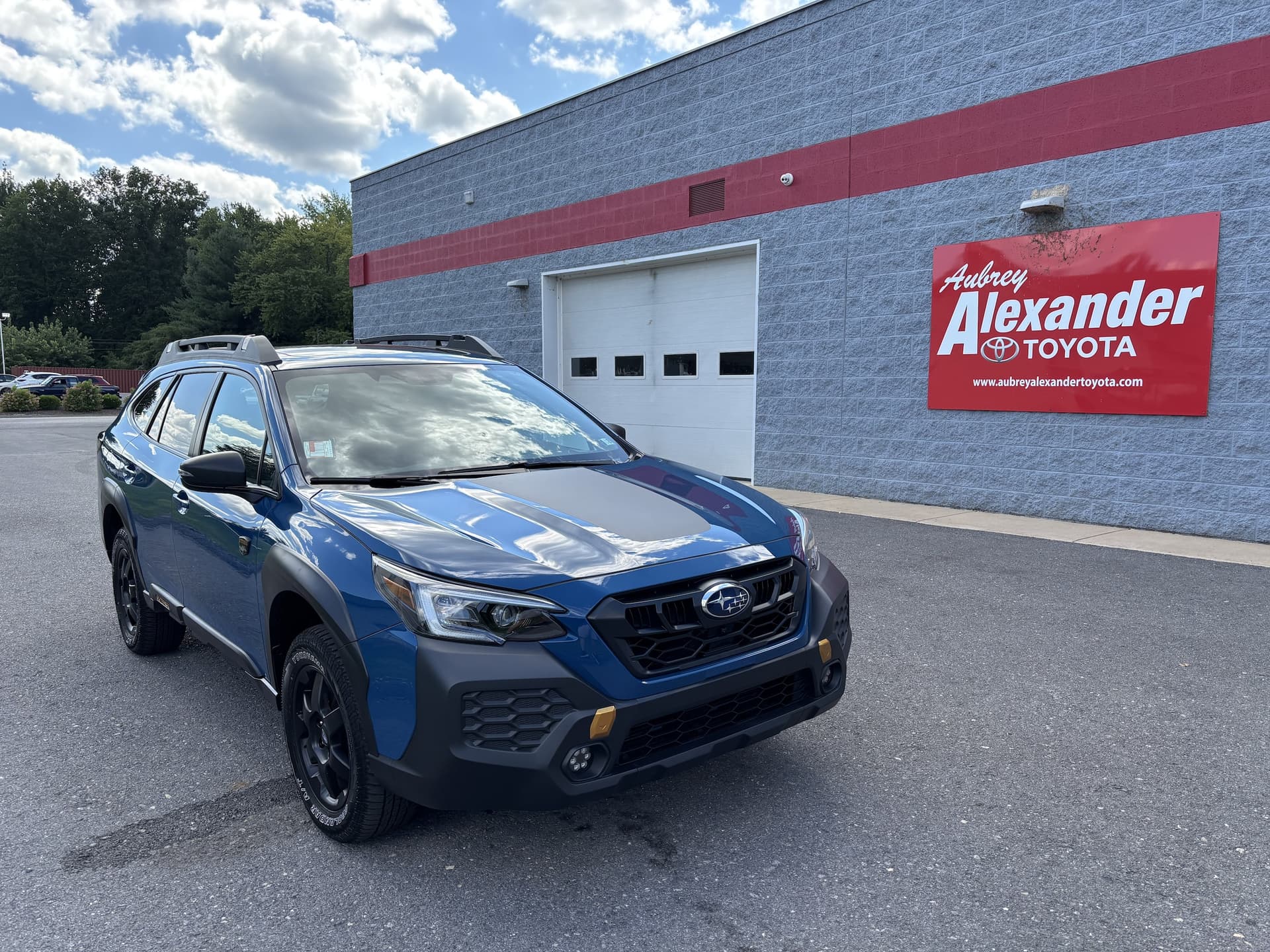 2025 Subaru Outback Wilderness — photo 1 of 30