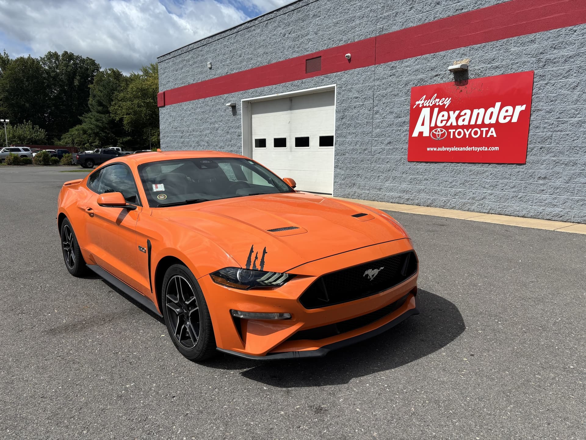 2021 Ford Mustang Base — photo 1 of 26