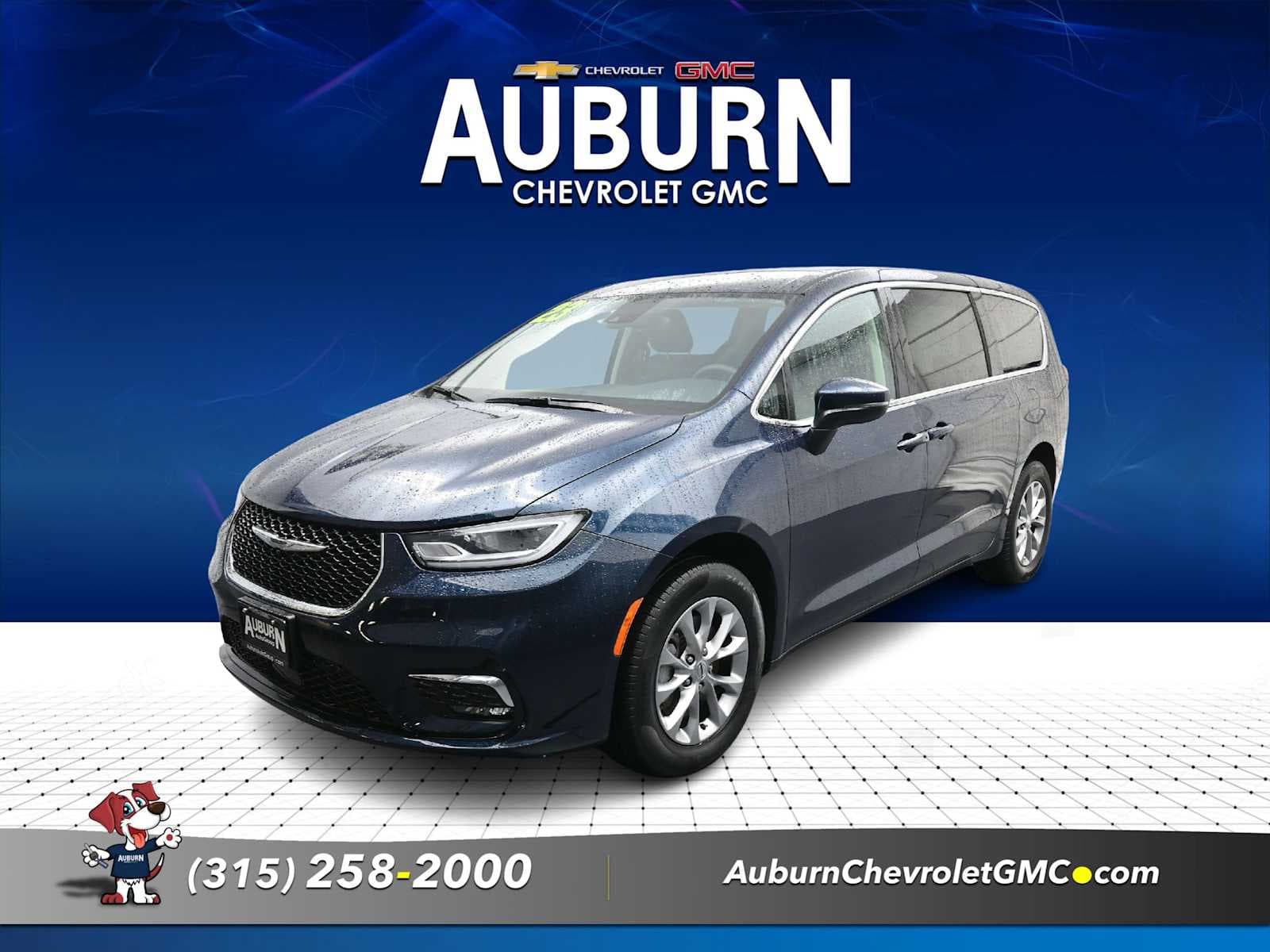 2023 Chrysler Pacifica Touring L — photo 1 of 41