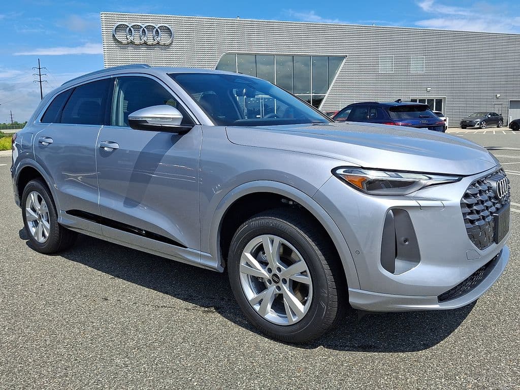 2026 Audi Q5 2.0T Premium — photo 1 of 27