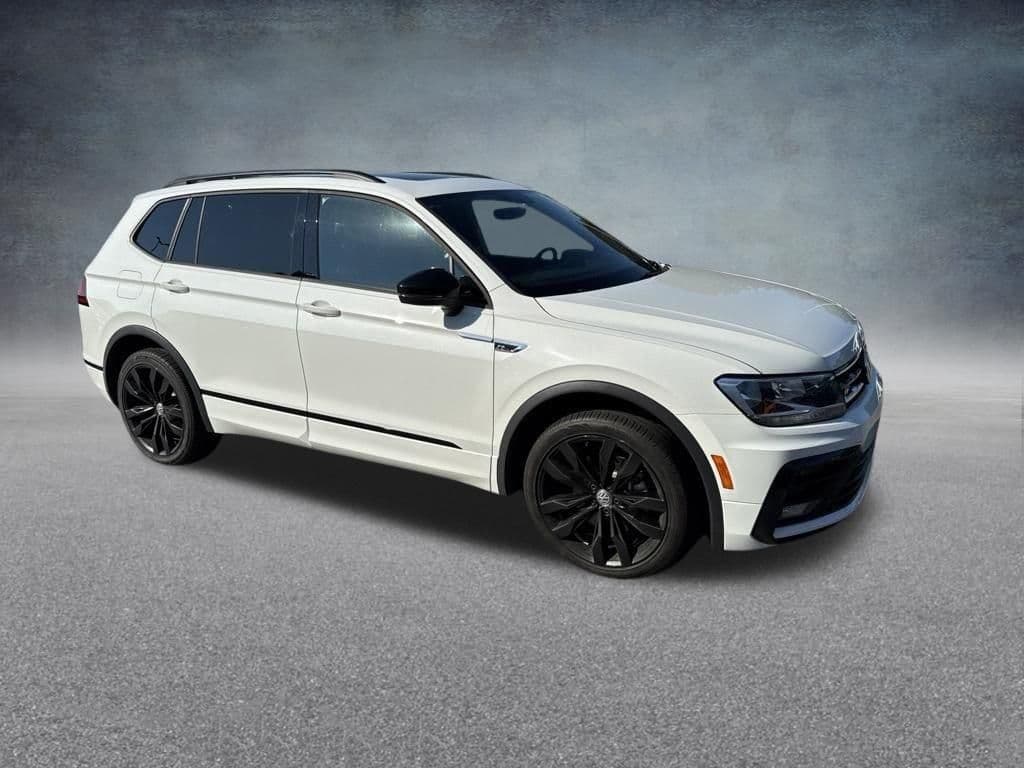 2021 Volkswagen Tiguan SE R-Line Black — photo 1 of 13