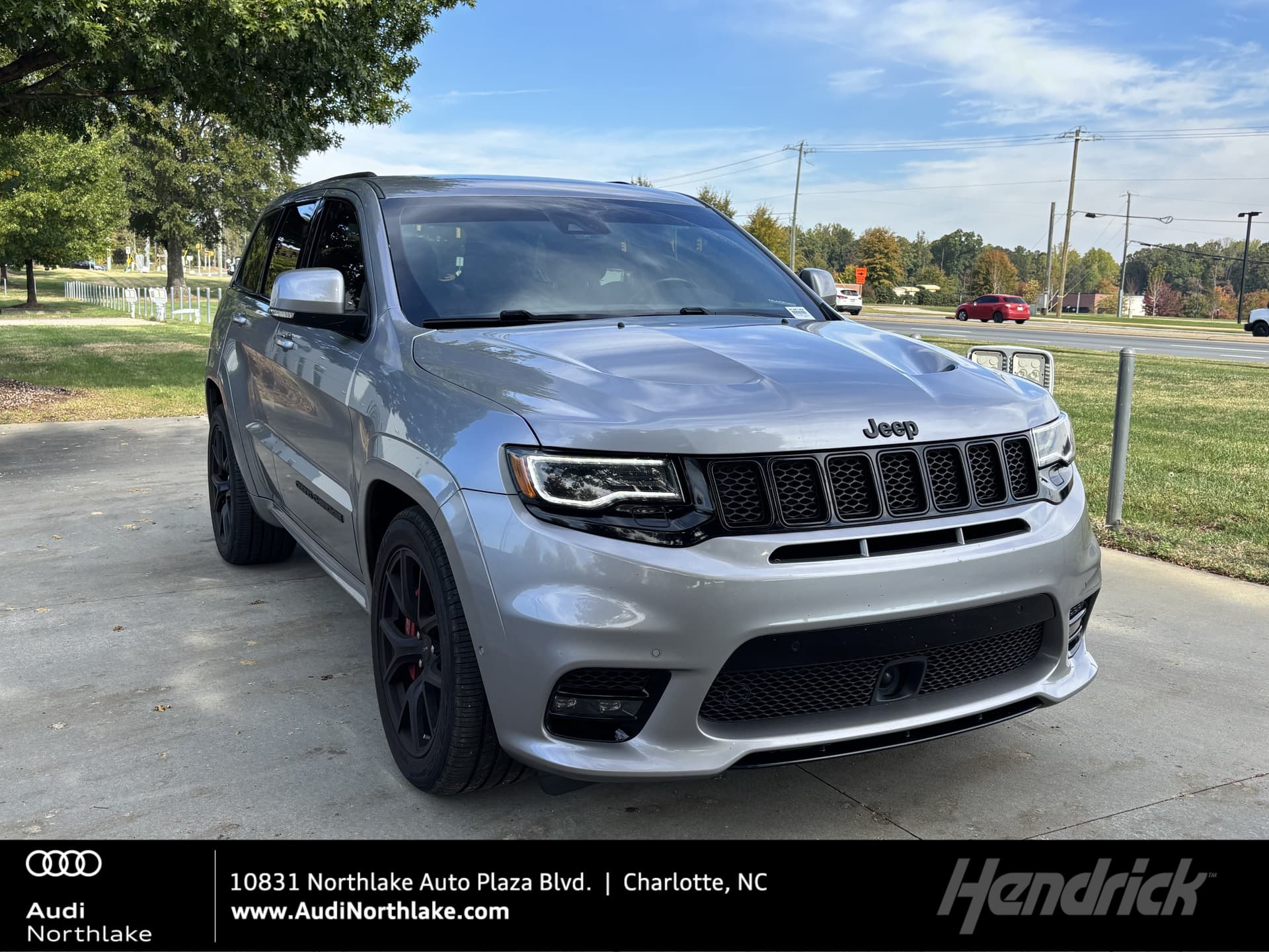 2021 Jeep Grand Cherokee SRT — photo 1 of 38