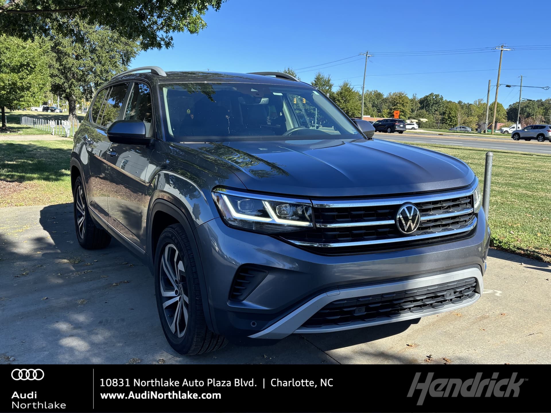 2022 Volkswagen Atlas 3.6L V6 SEL — photo 1 of 38