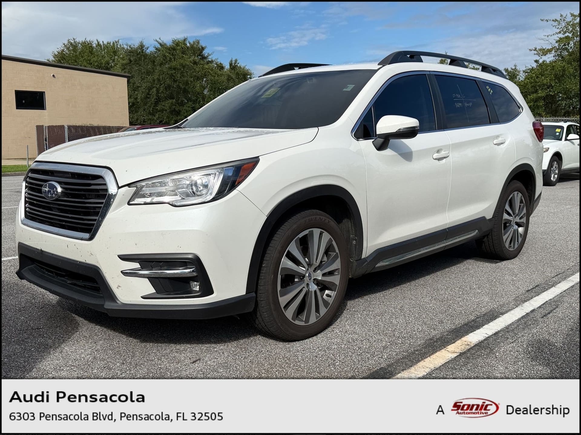 2022 Subaru Ascent Limited — photo 1 of 7