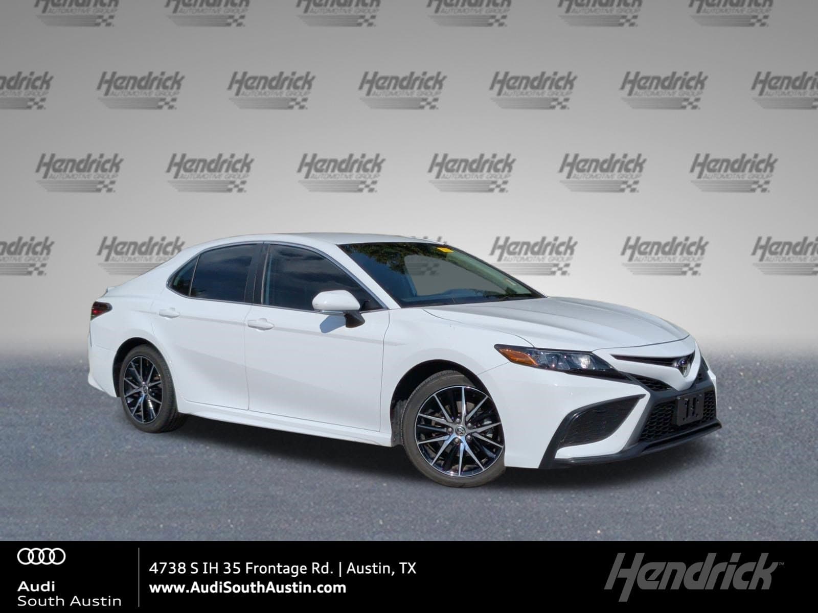 2022 Toyota Camry SE — photo 1 of 34