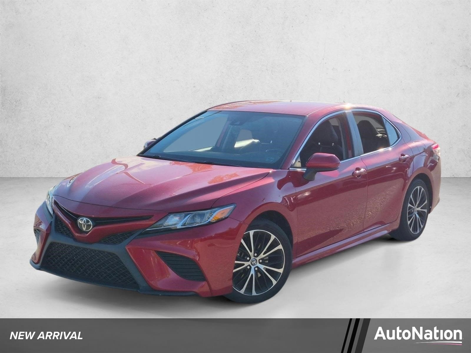 2019 Toyota Camry SE — photo 1 of 15