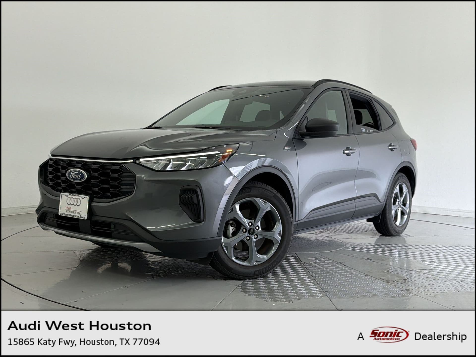 2025 Ford Escape ST-Line — photo 1 of 30
