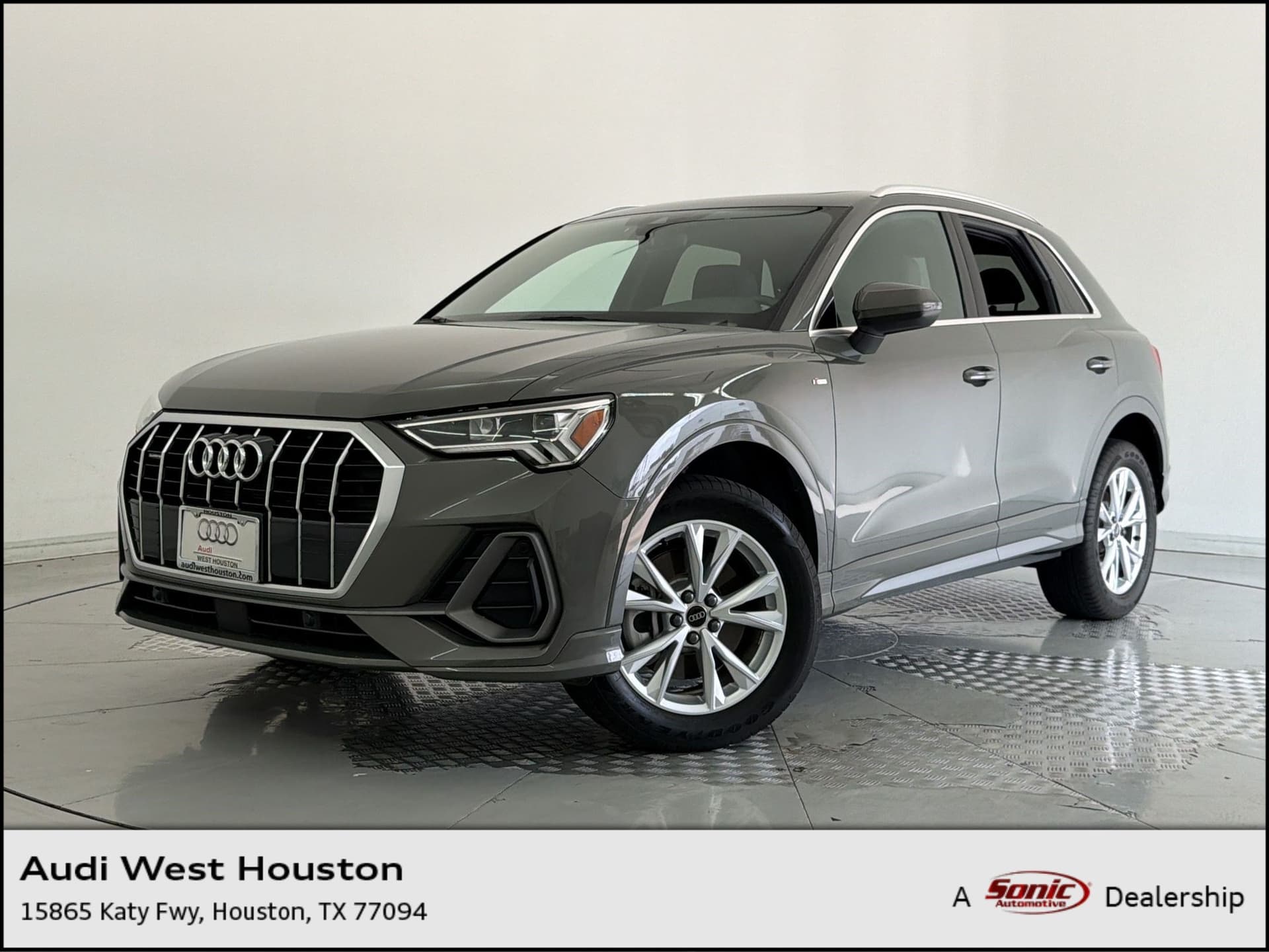 2023 Audi Q3 S line Premium — photo 1 of 31