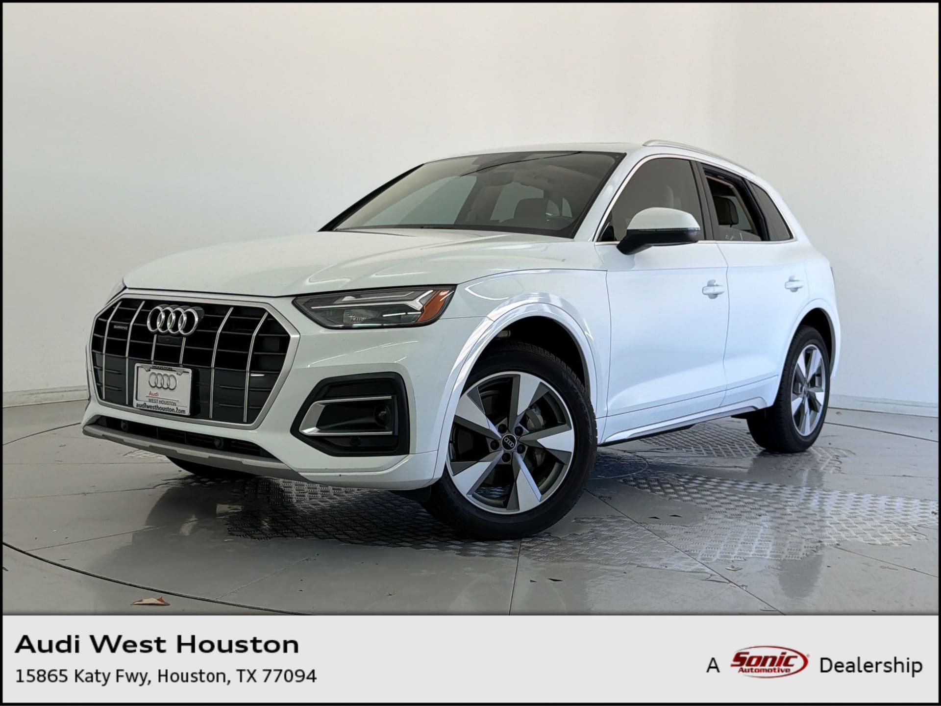2023 Audi Q5 Premium Plus — photo 1 of 31