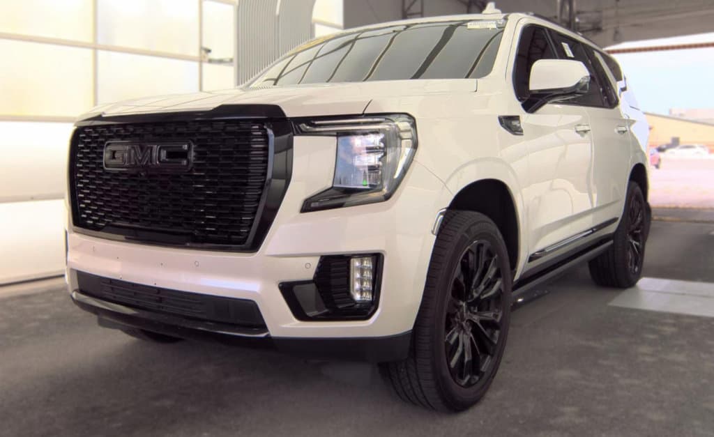 2022 GMC Yukon Denali — photo 1 of 8