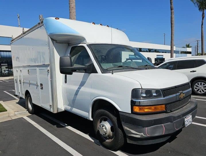 2020 Chevrolet Express Cutaway 3500 Base — photo 1 of 12