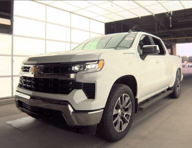 2024 Chevrolet Silverado 1500 LT — photo 1 of 15