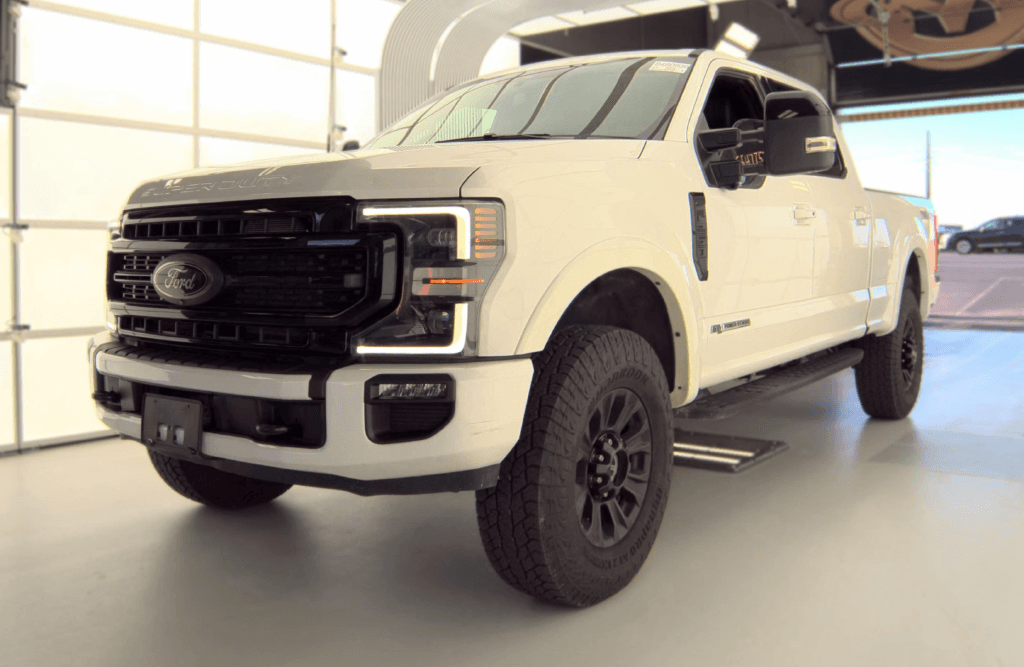 2022 Ford Super Duty F-250 SRW LARIAT — photo 1 of 11