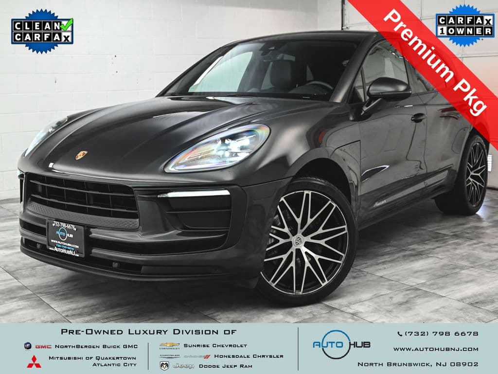 2022 Porsche Macan Base — photo 1 of 44