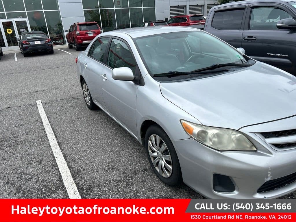 2012 Toyota Corolla LE — photo 1 of 10