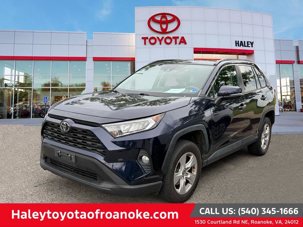 2020 Toyota RAV4 XLE — photo 1 of 10