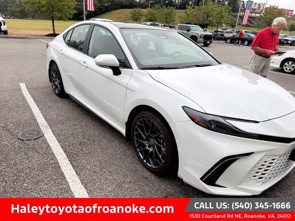 2025 Toyota Camry XSE — photo 1 of 6