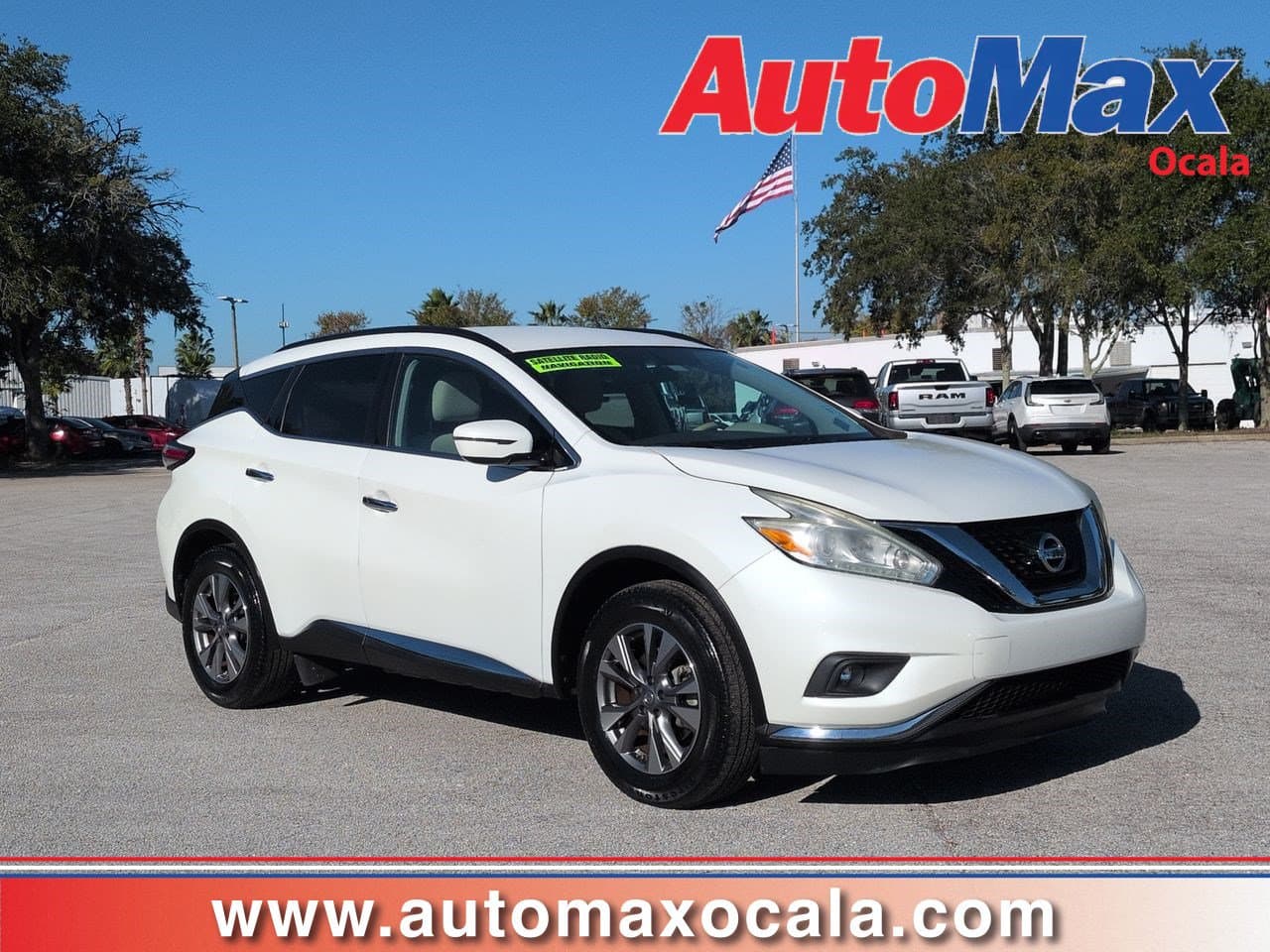 2017 Nissan Murano SV — photo 1 of 28