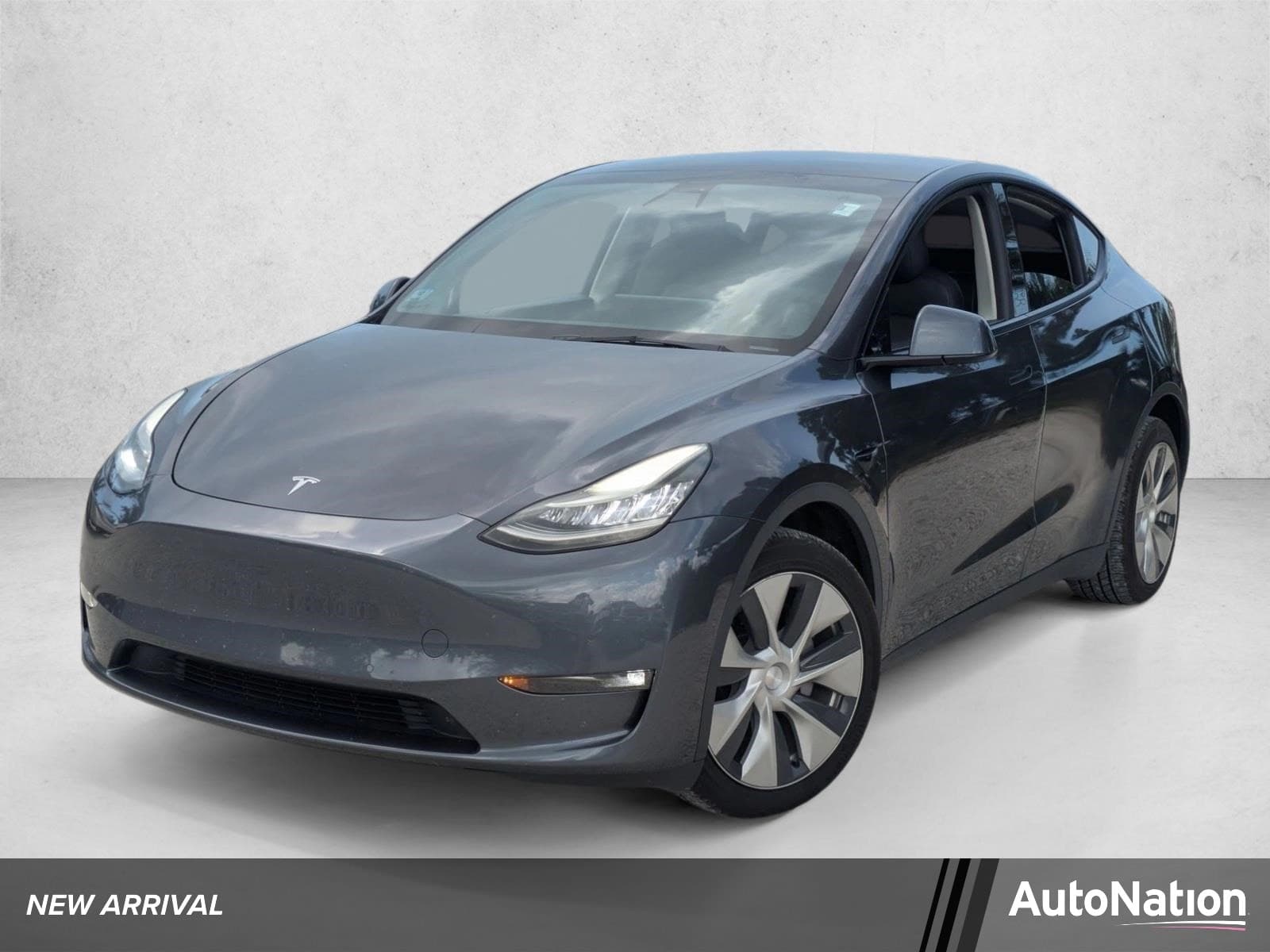 2022 Tesla Model Y Long Range — photo 1 of 16