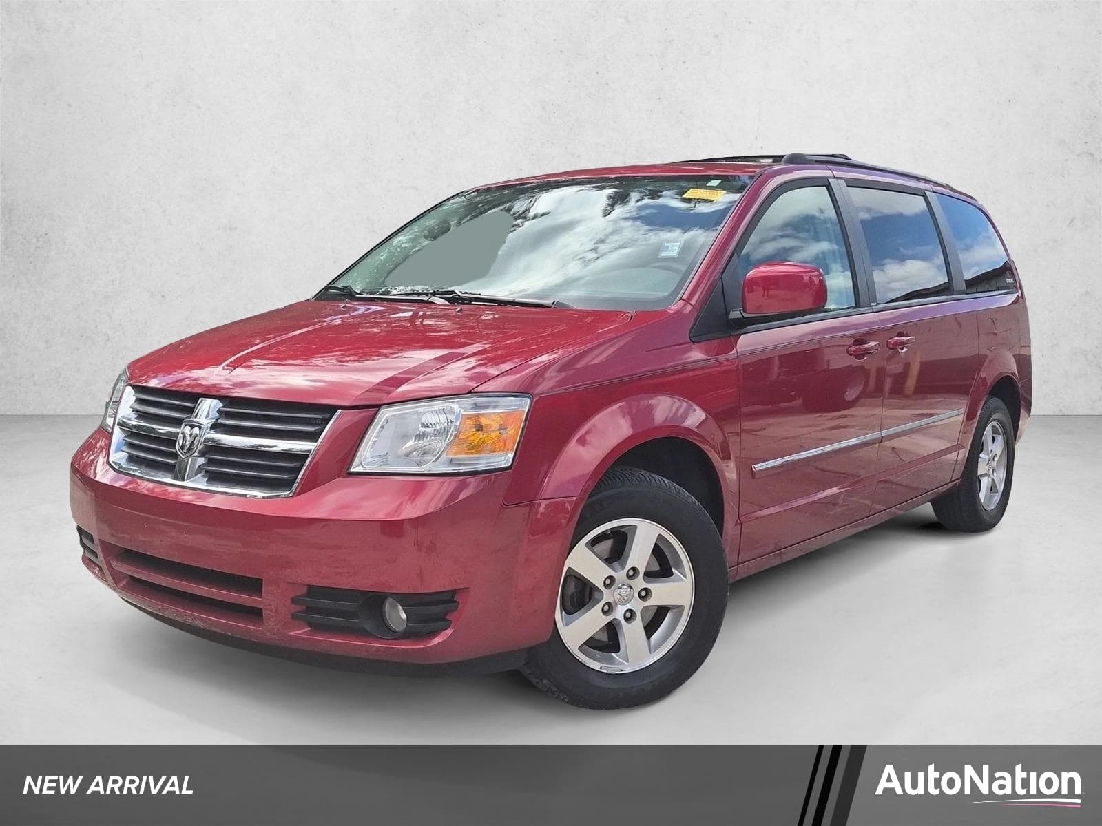 2008 Dodge Grand Caravan SXT — photo 1 of 15