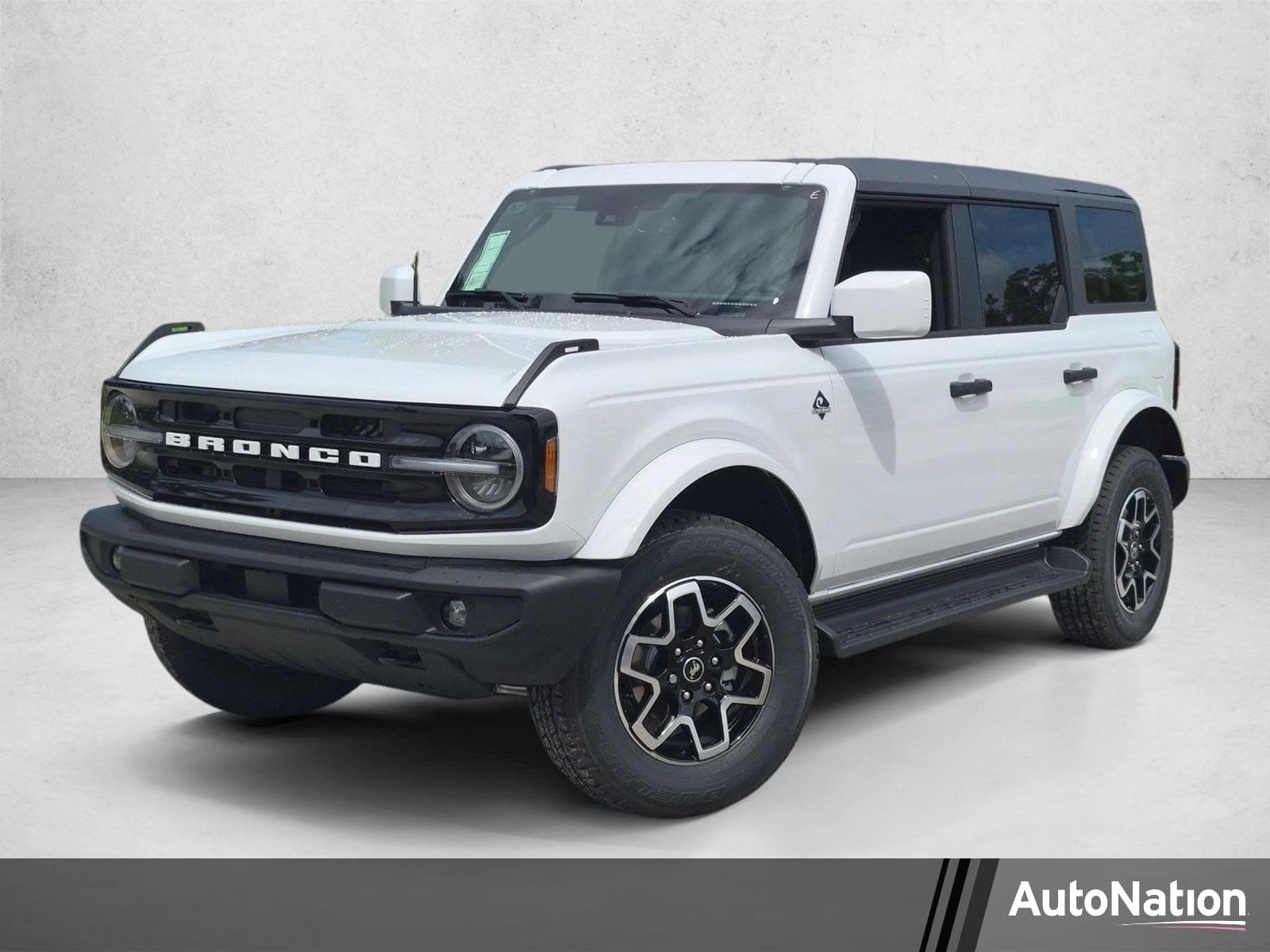 2026 Ford Bronco Outer Banks — photo 1 of 23