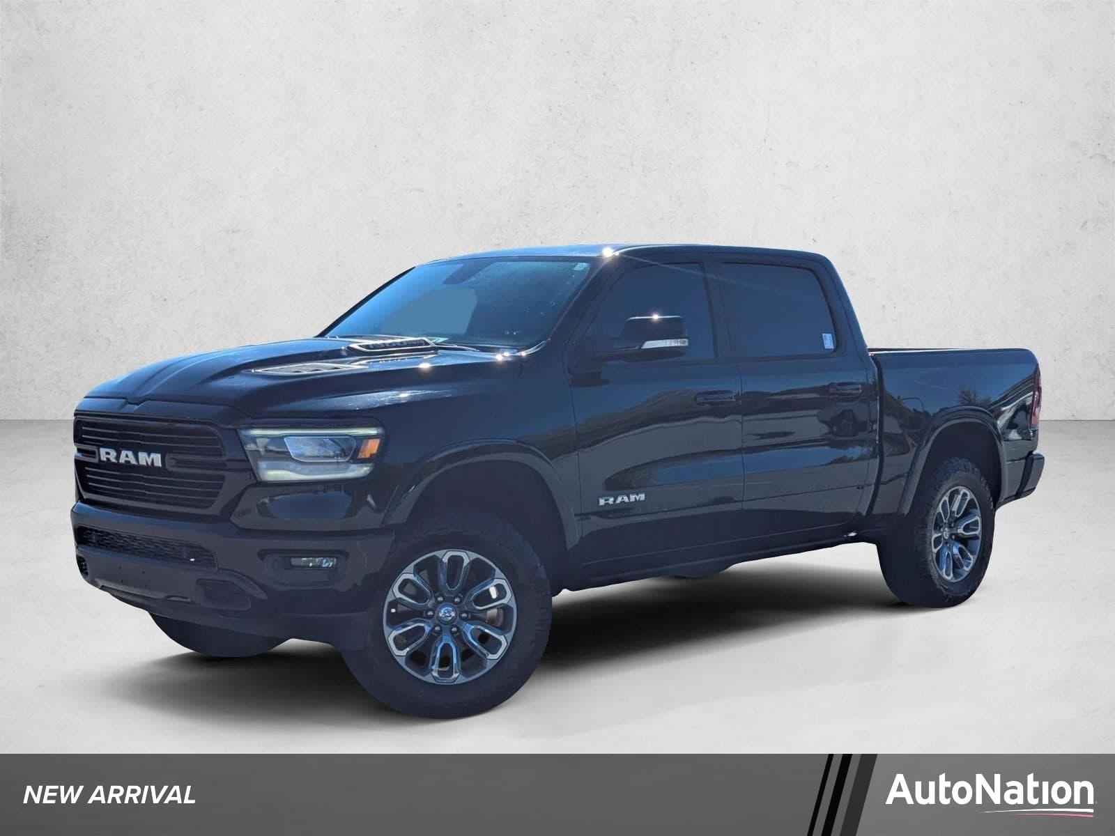 2020 RAM 1500 Laramie — photo 1 of 30