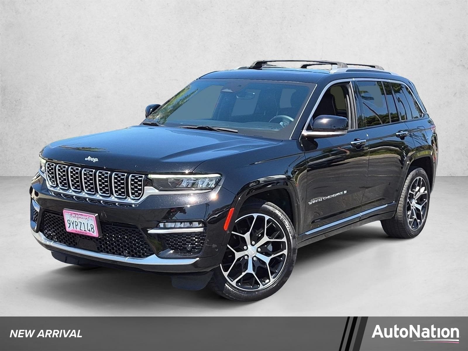 2023 Jeep Grand Cherokee Summit Reserve — photo 1 of 28