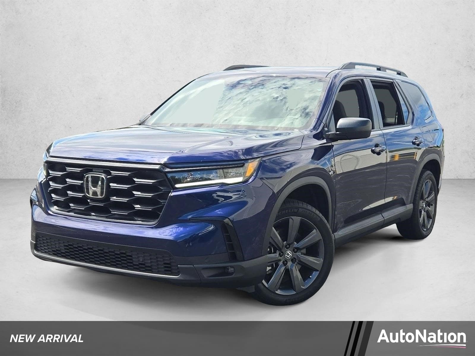 2025 Honda Pilot Sport — photo 1 of 15