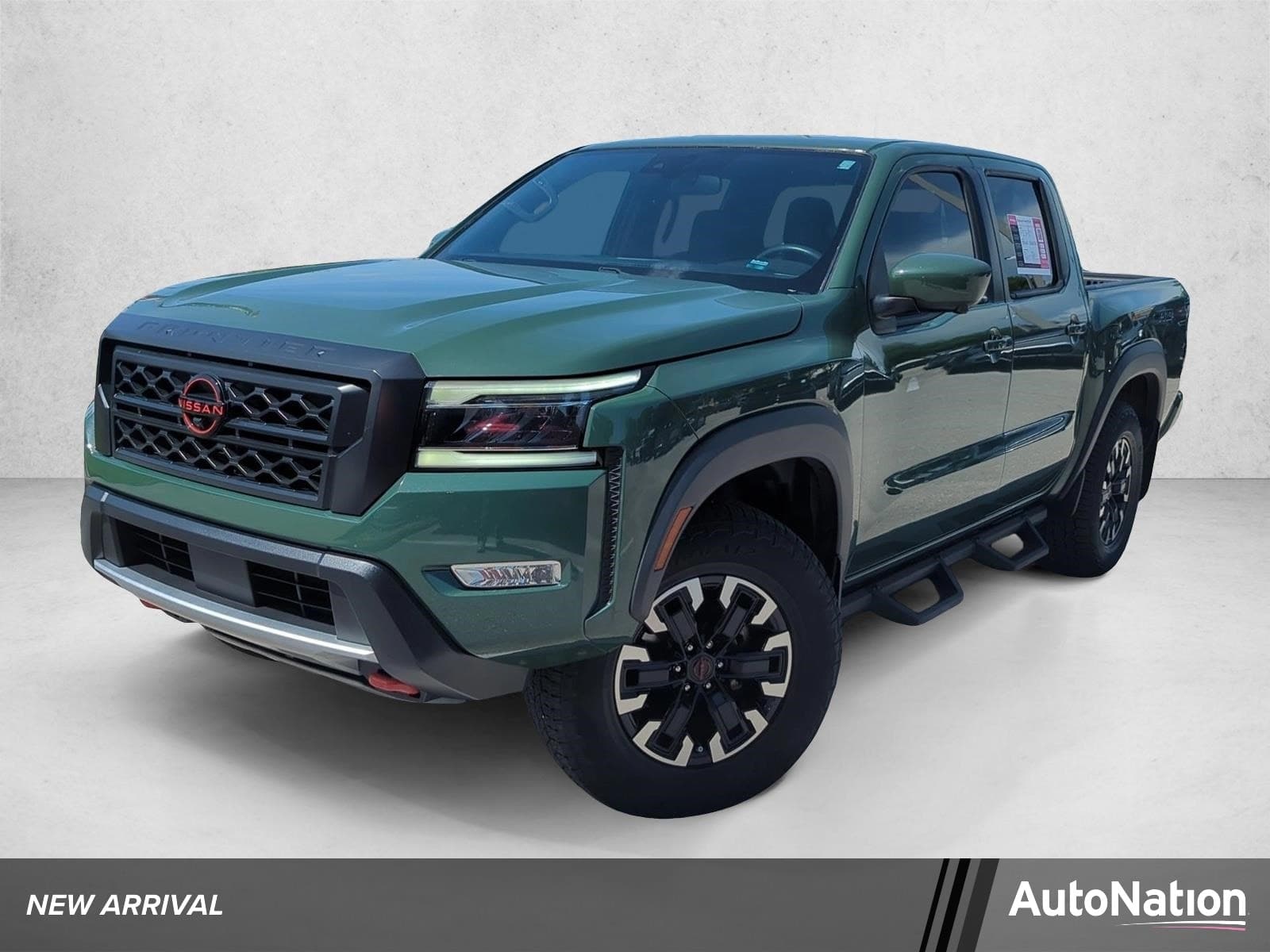 2023 Nissan Frontier PRO-4X — photo 1 of 27