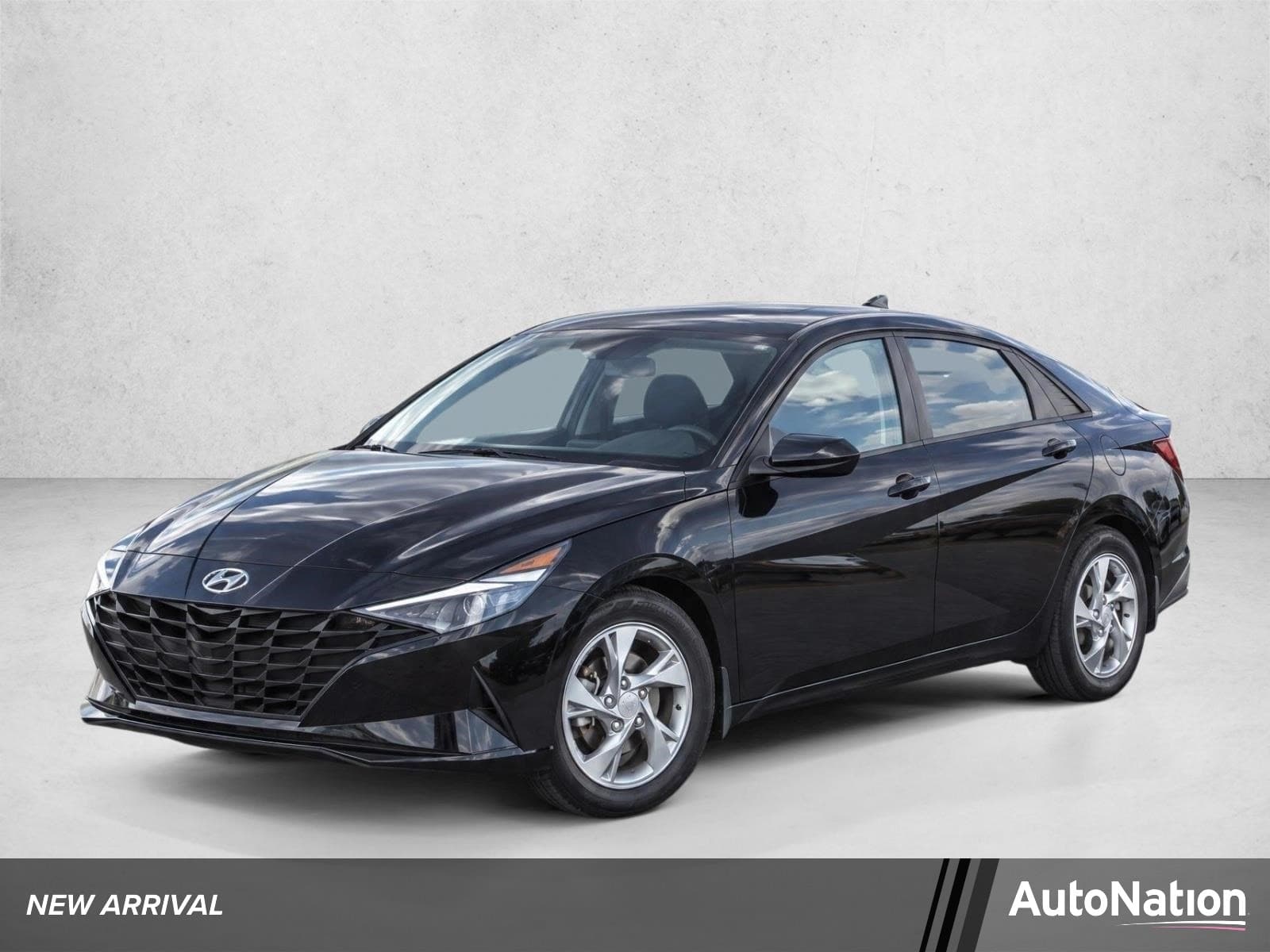 2023 Hyundai Elantra SE — photo 1 of 30
