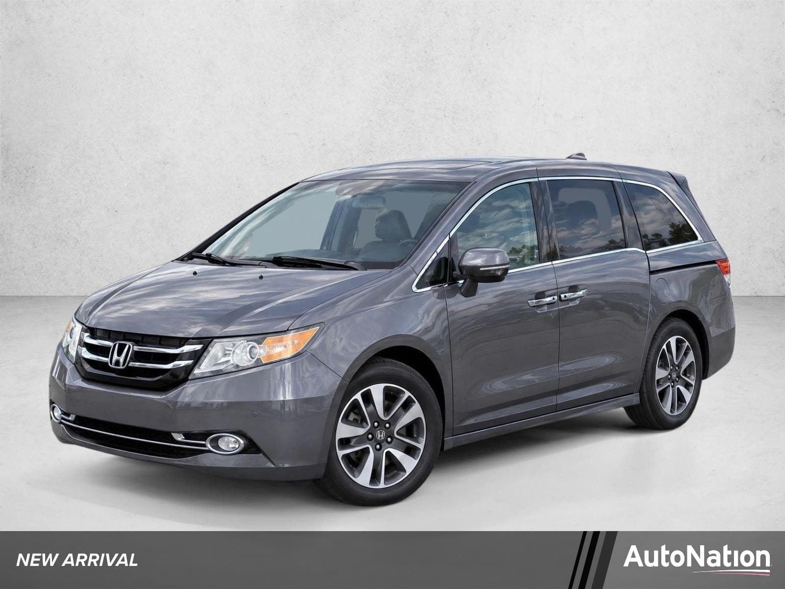 2016 Honda Odyssey Touring — photo 1 of 8