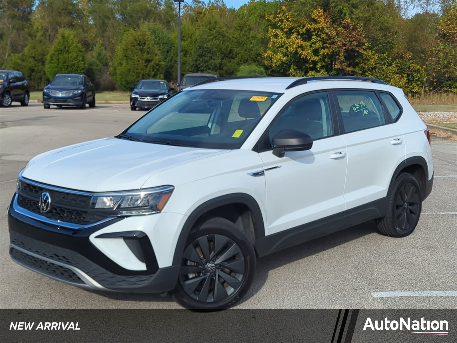 2022 Volkswagen Taos Base — photo 1 of 25