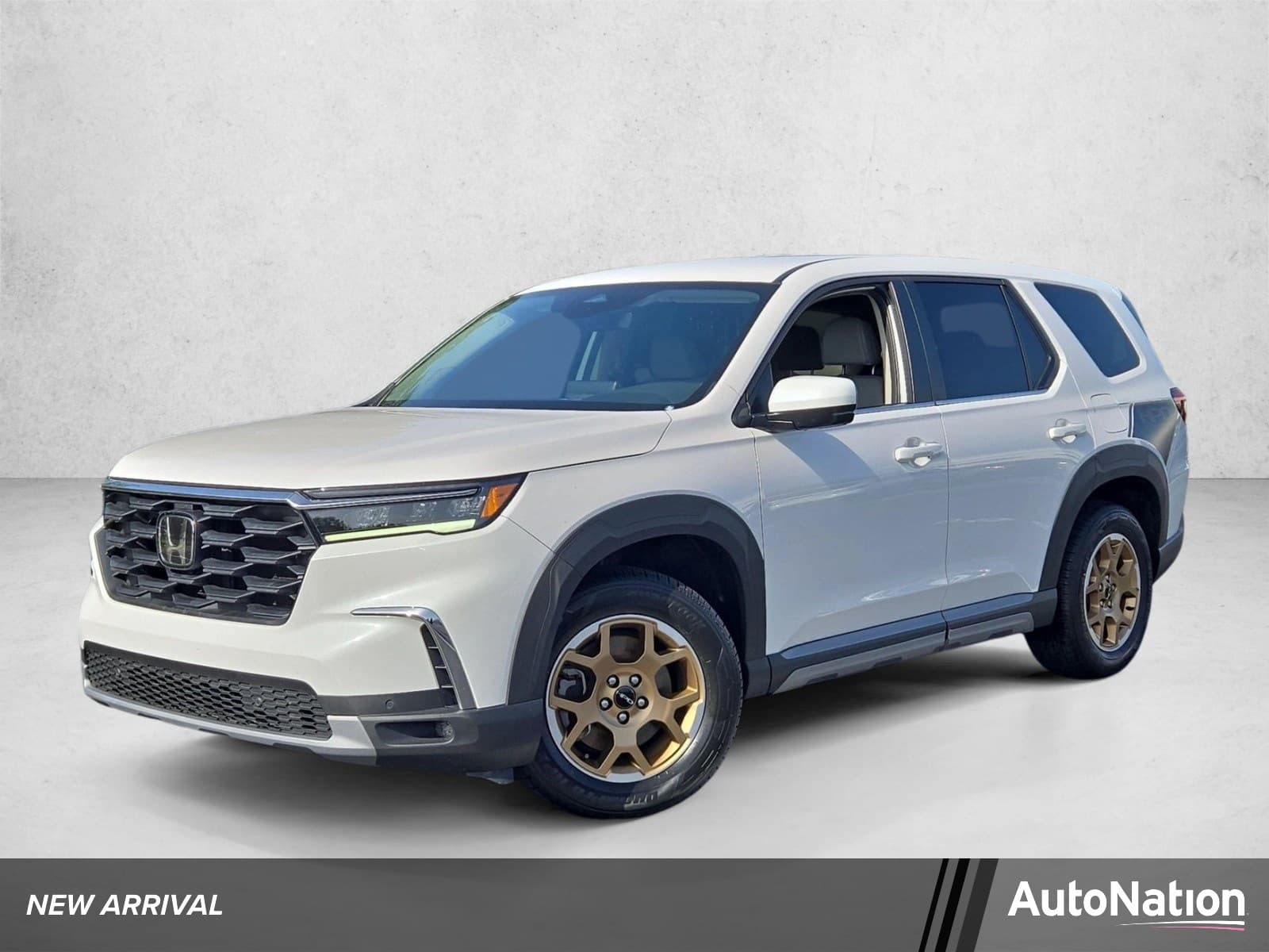 2024 Honda Pilot Base — photo 1 of 25