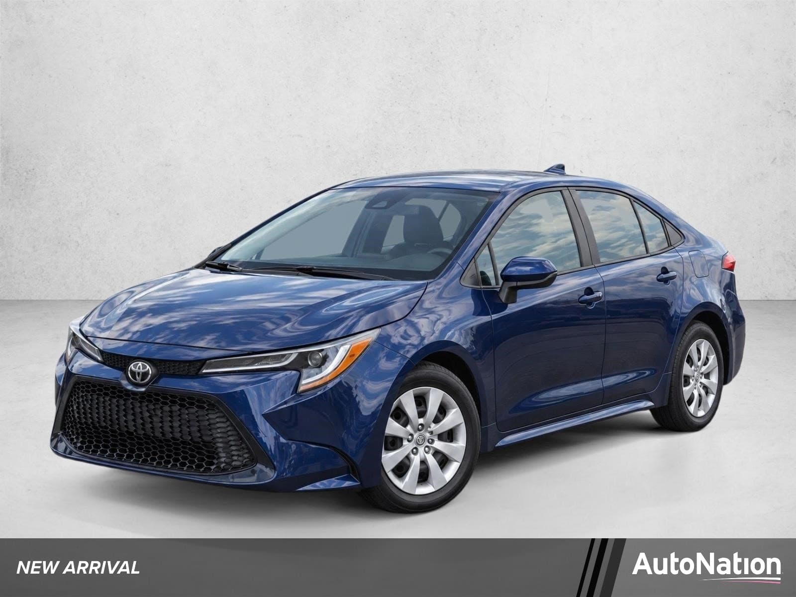 2020 Toyota Corolla LE — photo 1 of 8