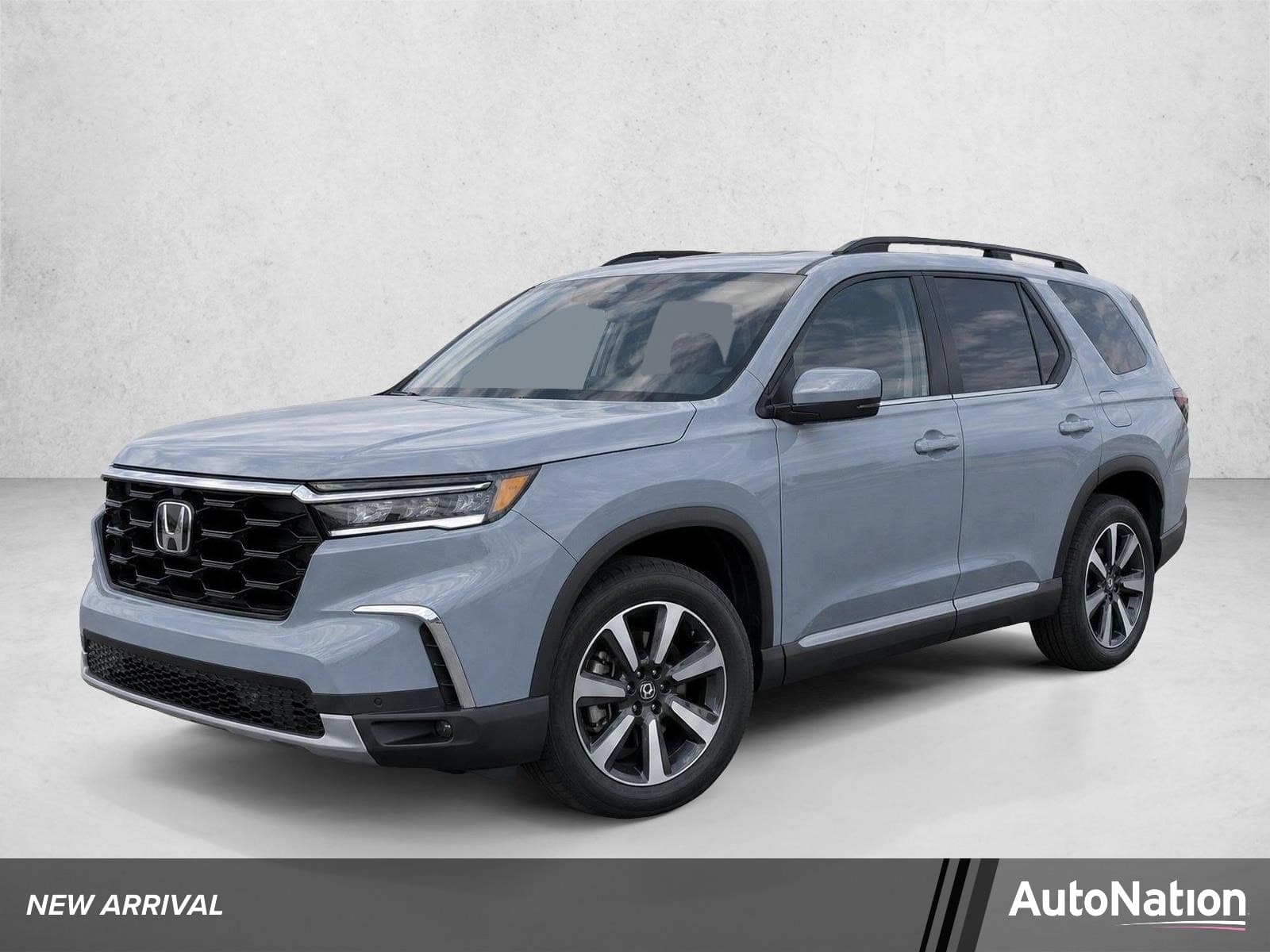 2023 Honda Pilot Touring — photo 1 of 8