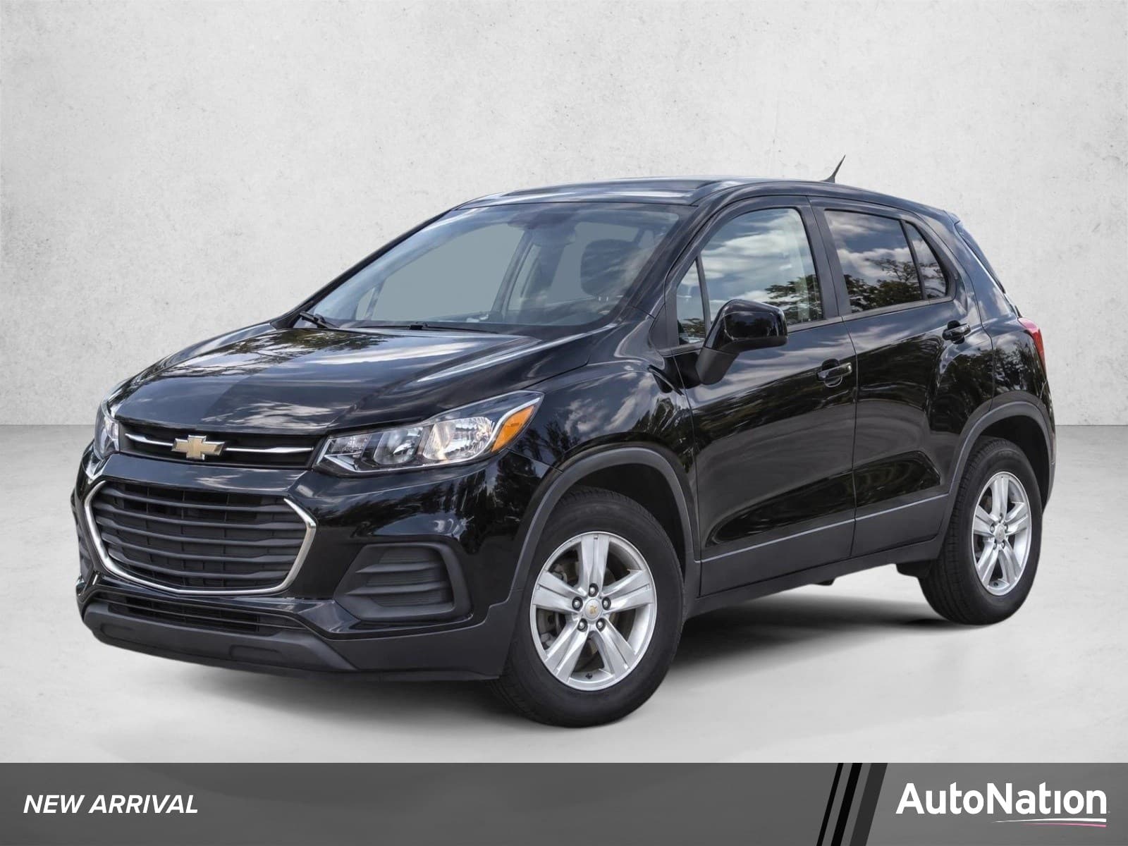 2020 Chevrolet Trax LS — photo 1 of 8