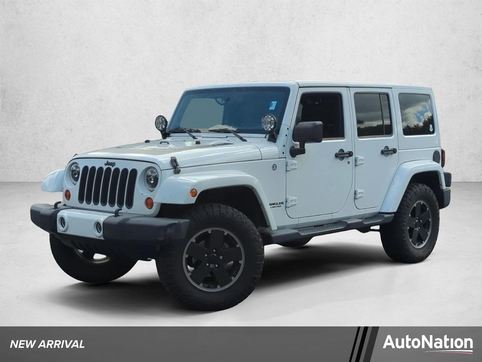 2012 Jeep Wrangler Unlimited Sahara — photo 1 of 15