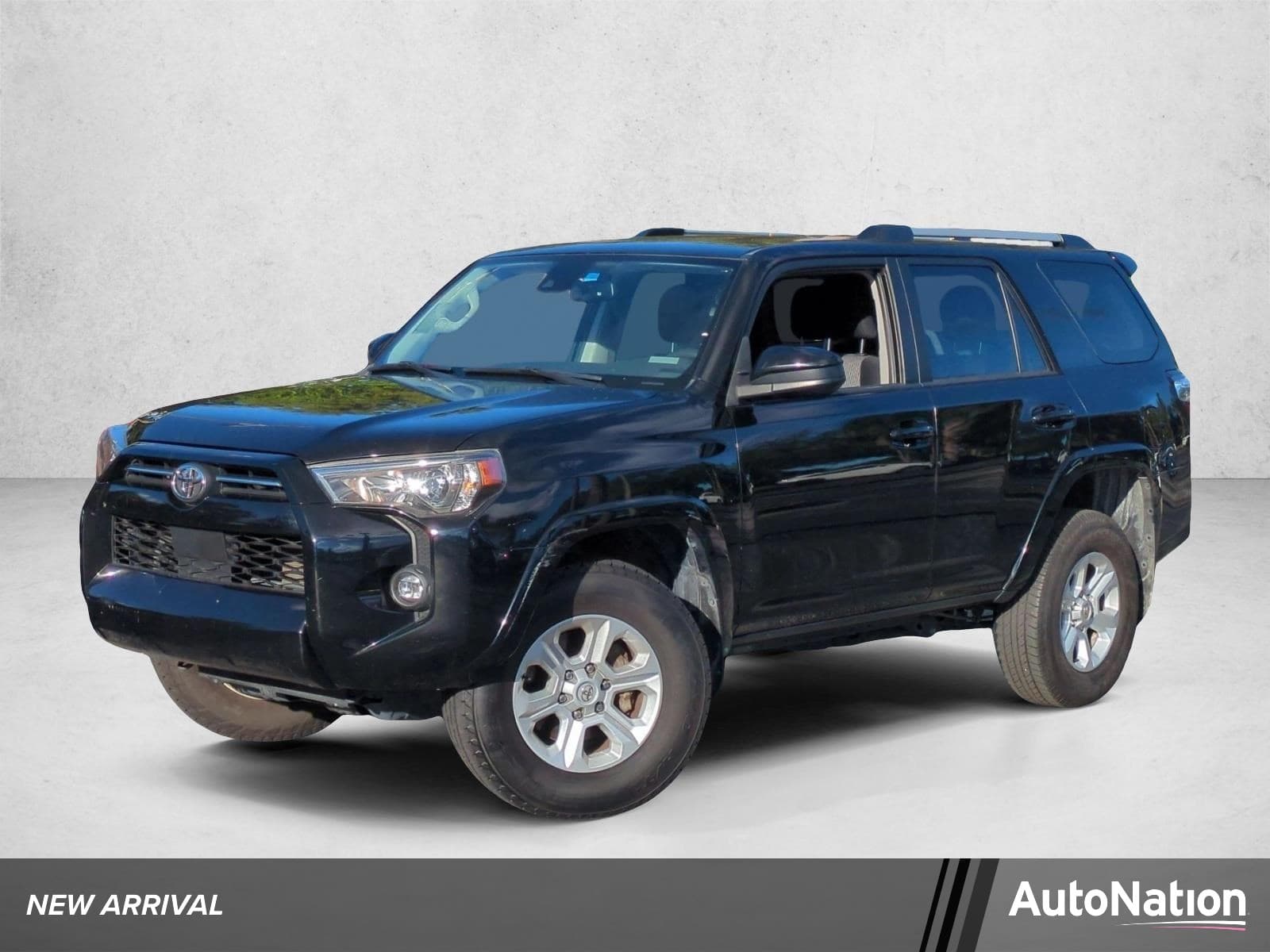 2023 Toyota 4Runner SR5 — photo 1 of 15