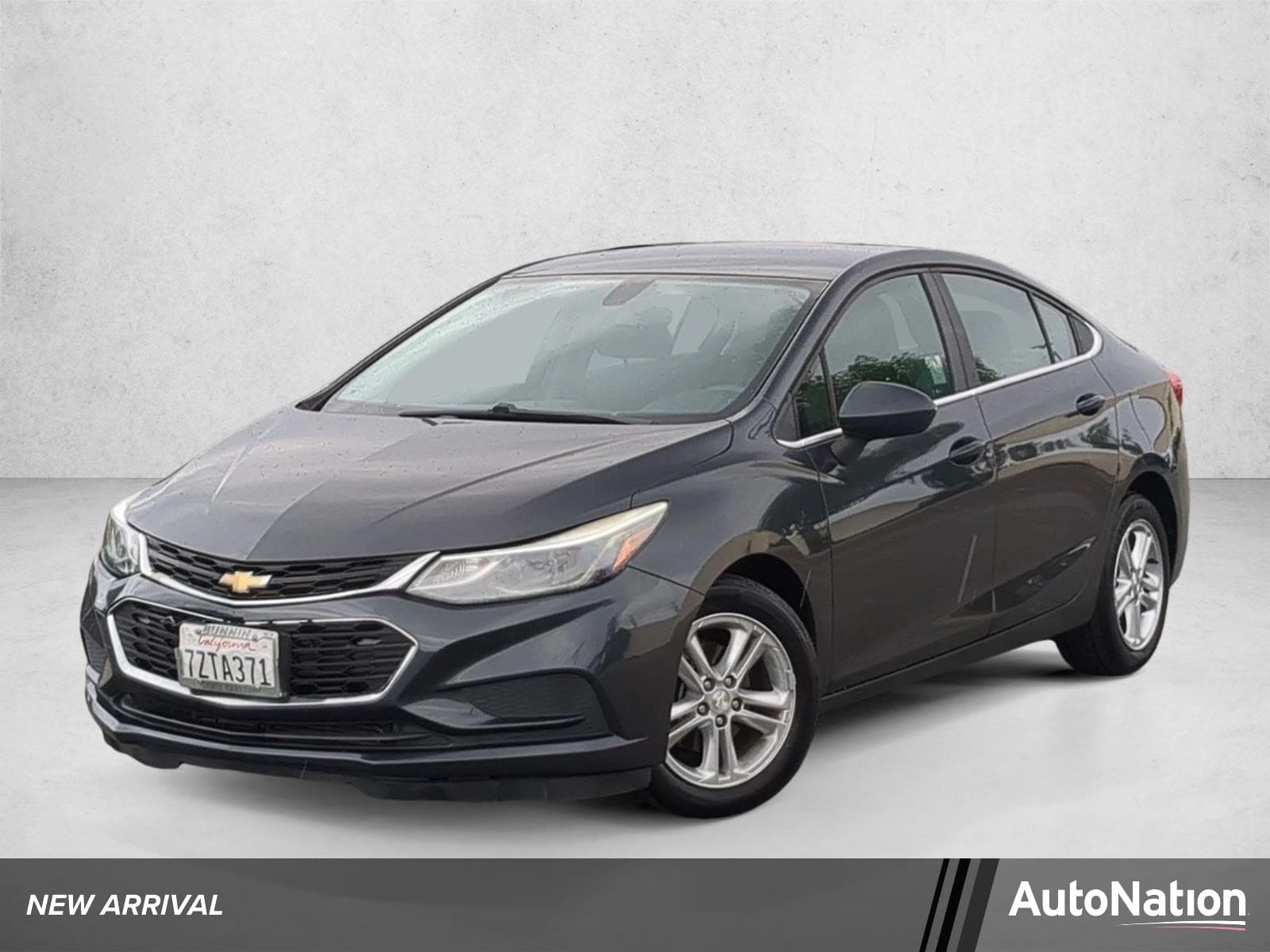 2017 Chevrolet Cruze LT — photo 1 of 23
