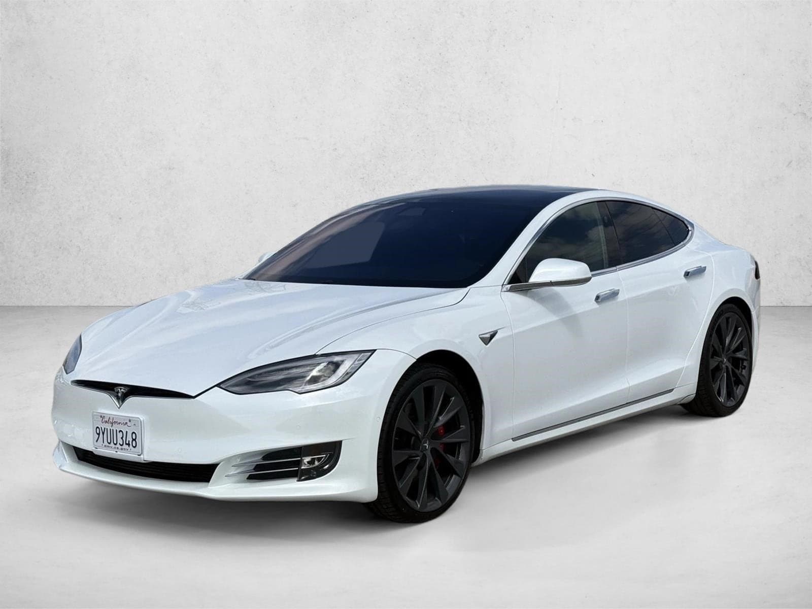 2020 Tesla Model S Performance — photo 1 of 21