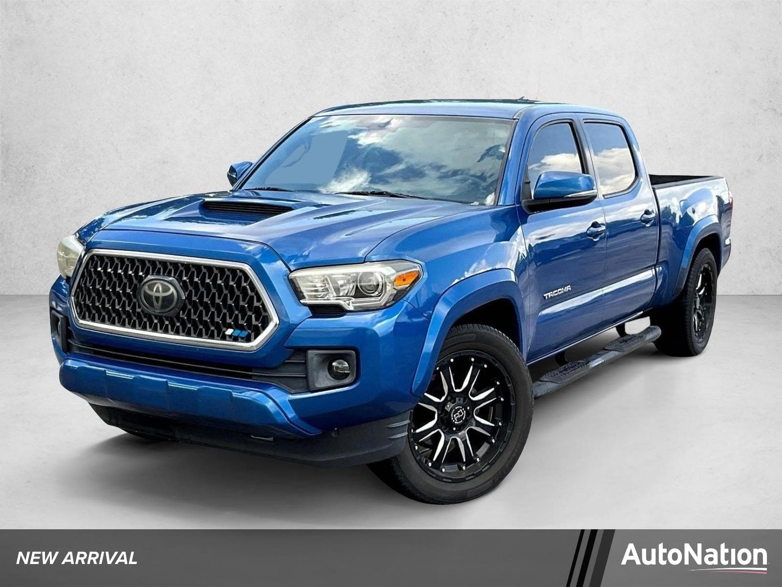 2018 Toyota Tacoma TRD Sport — photo 1 of 30