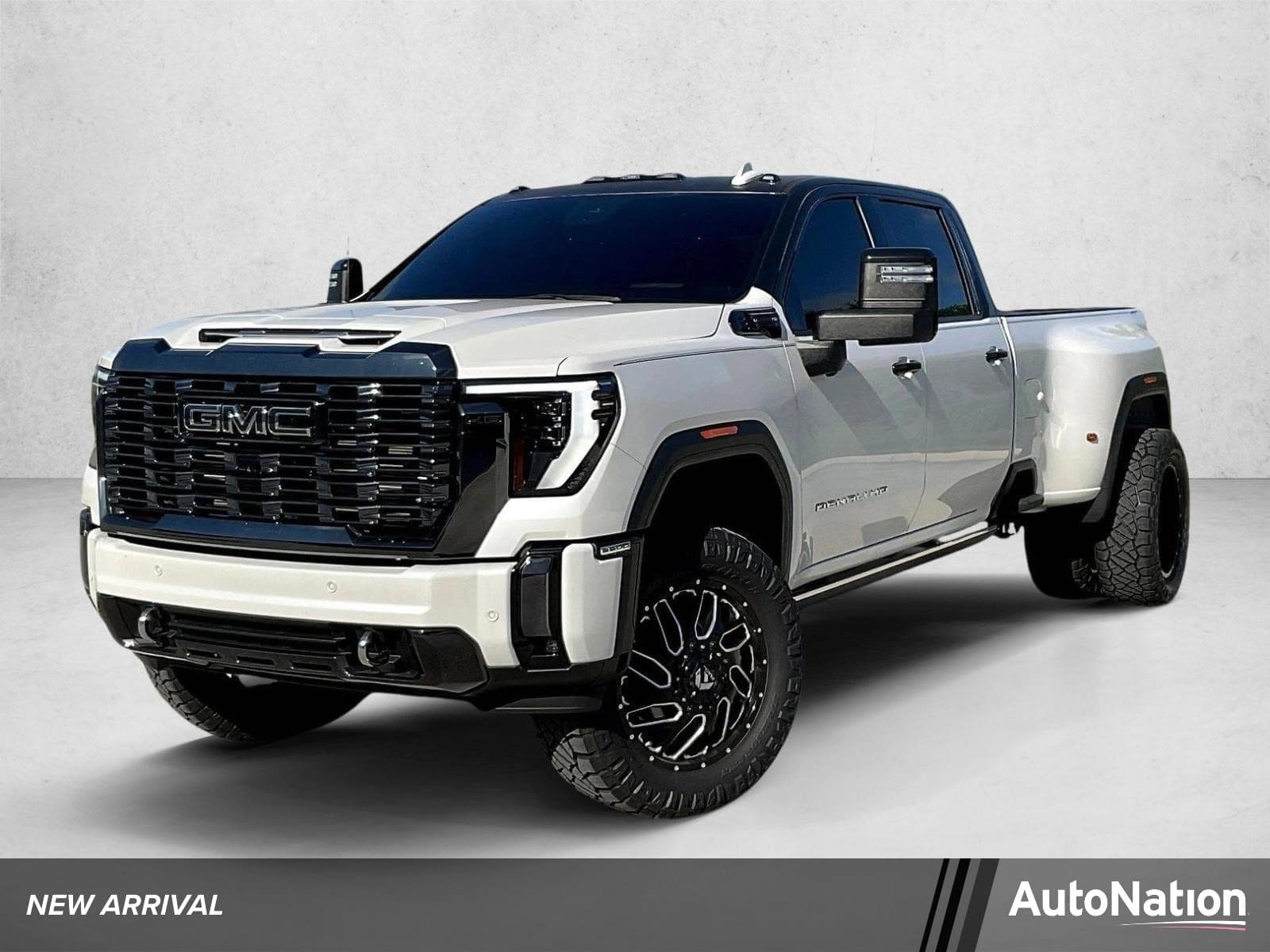 2024 GMC Sierra 3500HD Denali Ultimate — photo 1 of 30