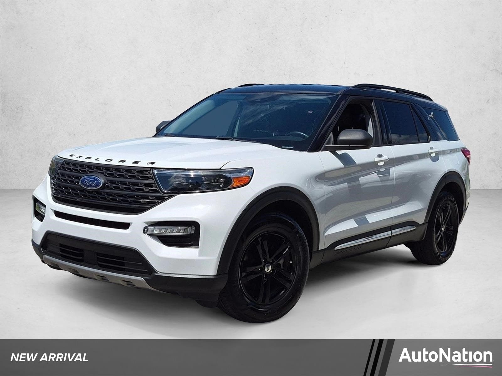 2020 Ford Explorer XLT — photo 1 of 22