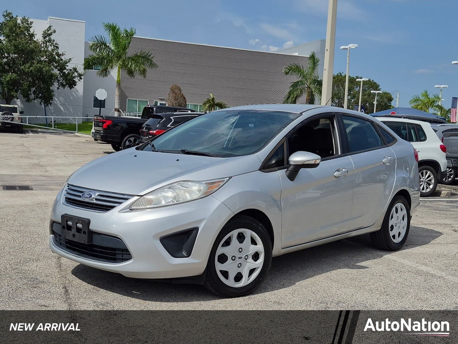 2013 Ford Fiesta SE — photo 1 of 22