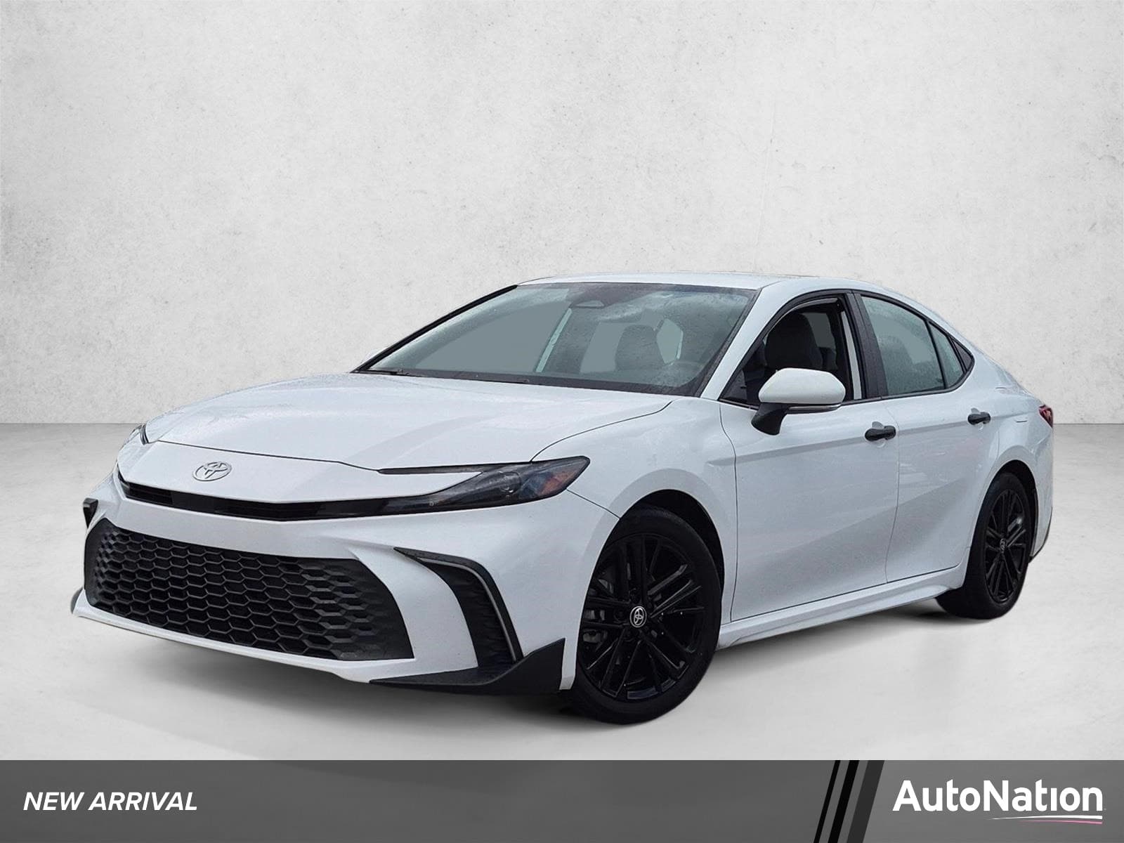 2025 Toyota Camry SE — photo 1 of 23