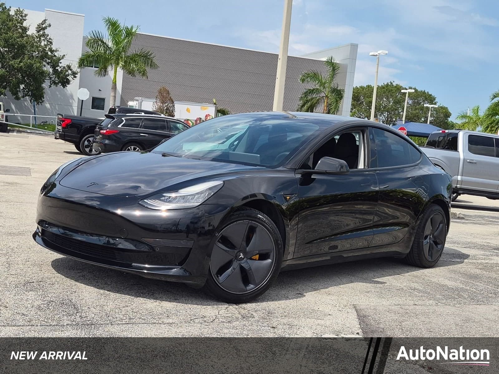 2020 Tesla Model 3 Standard Range Plus — photo 1 of 23