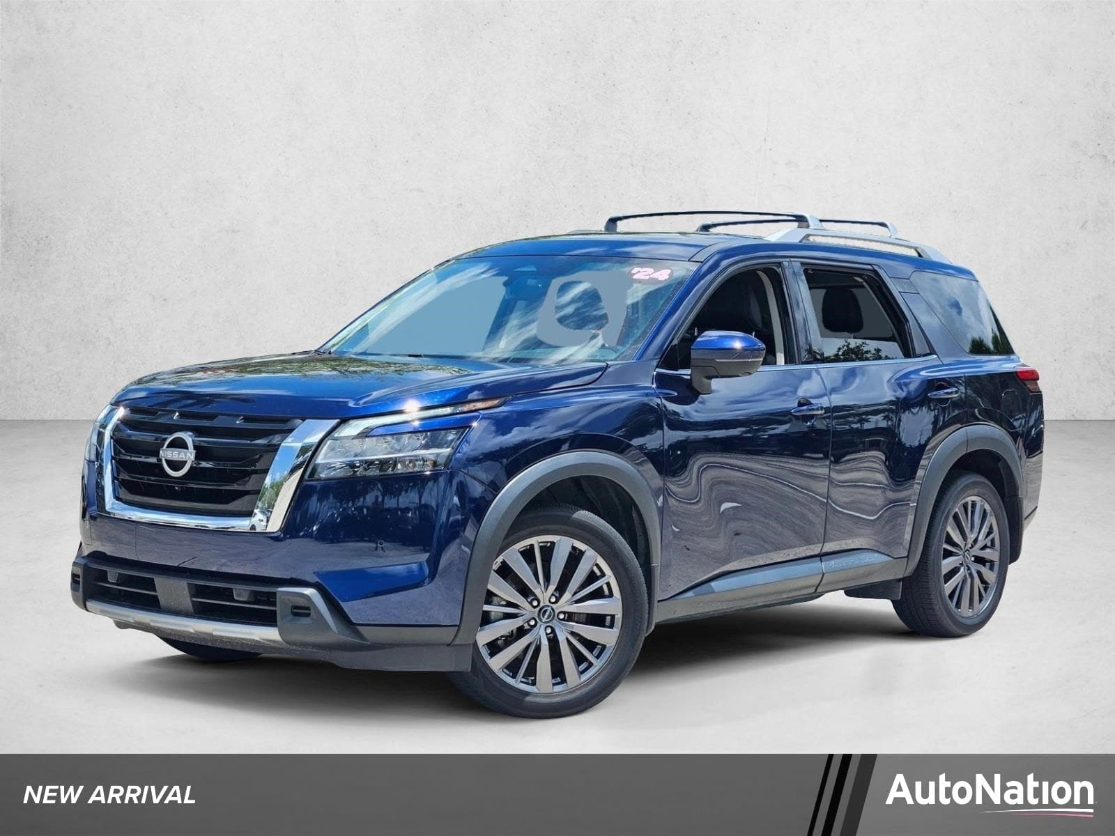 2024 Nissan Pathfinder SL — photo 1 of 24