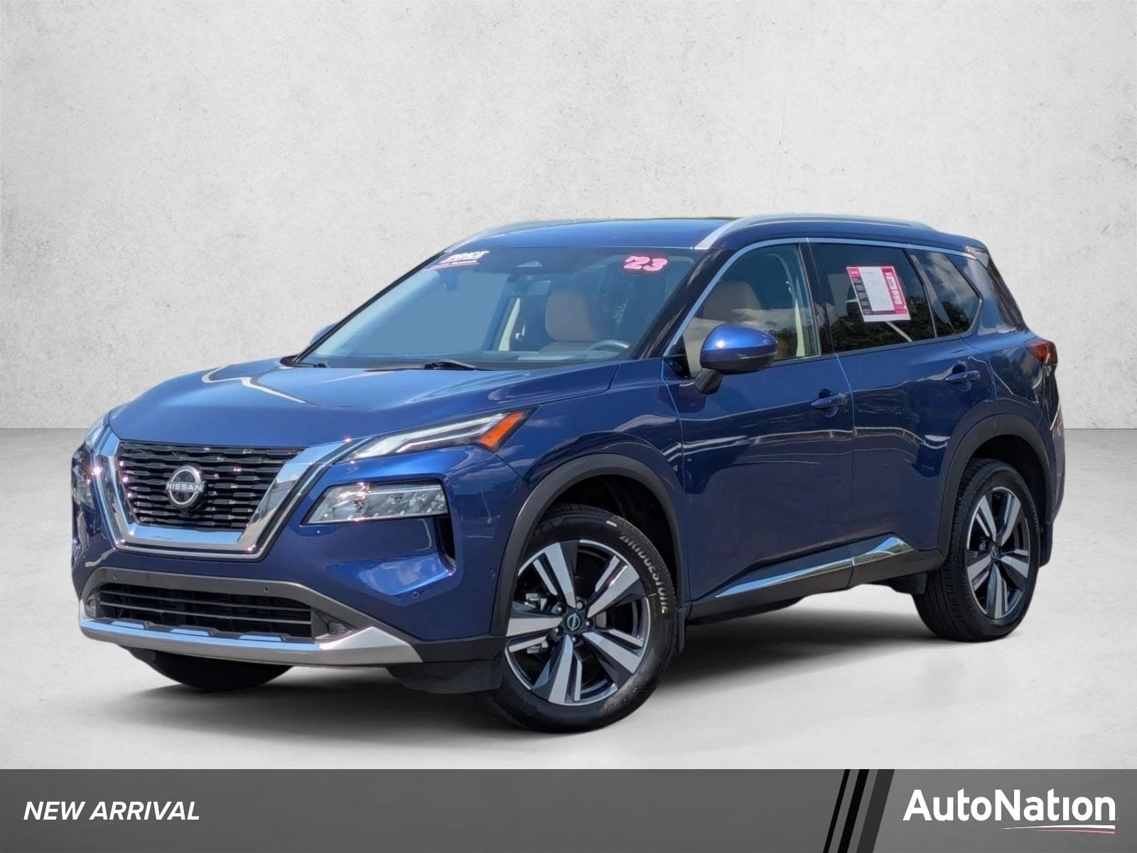 2022 Nissan Rogue Platinum — photo 1 of 30