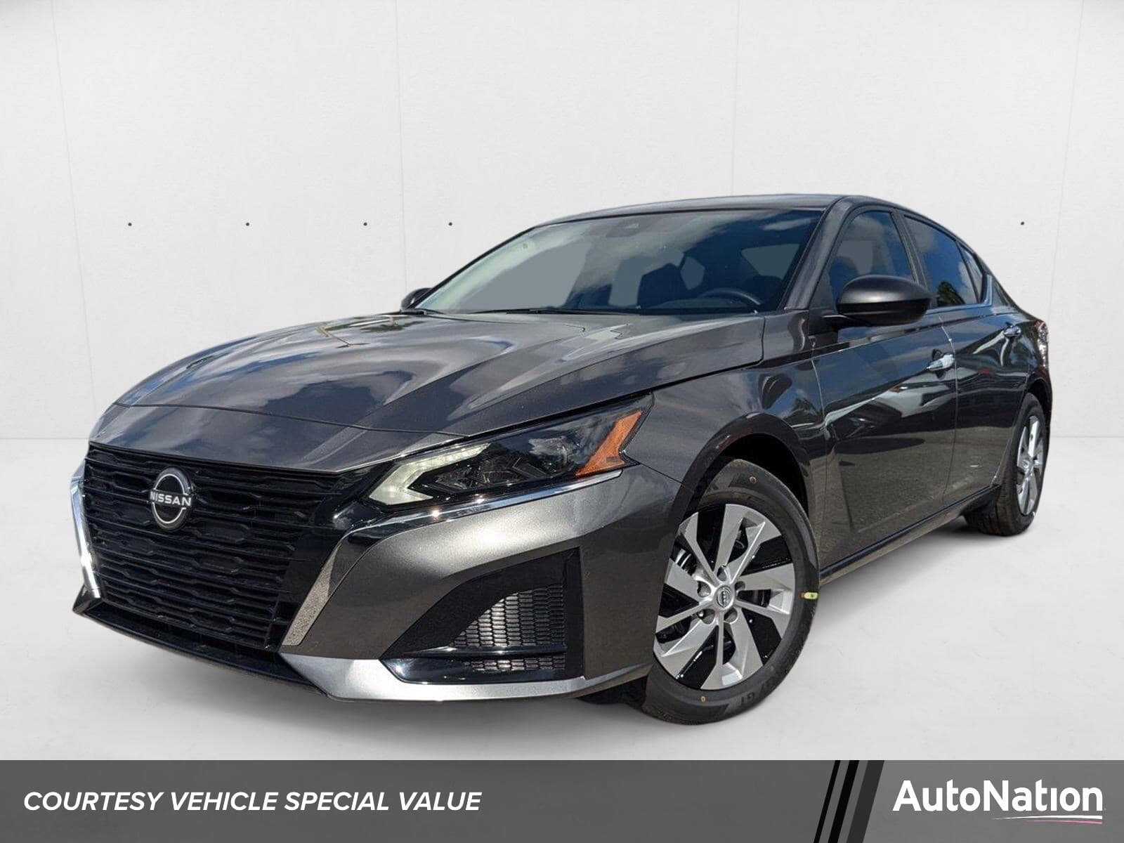 2025 Nissan Altima S — photo 1 of 16